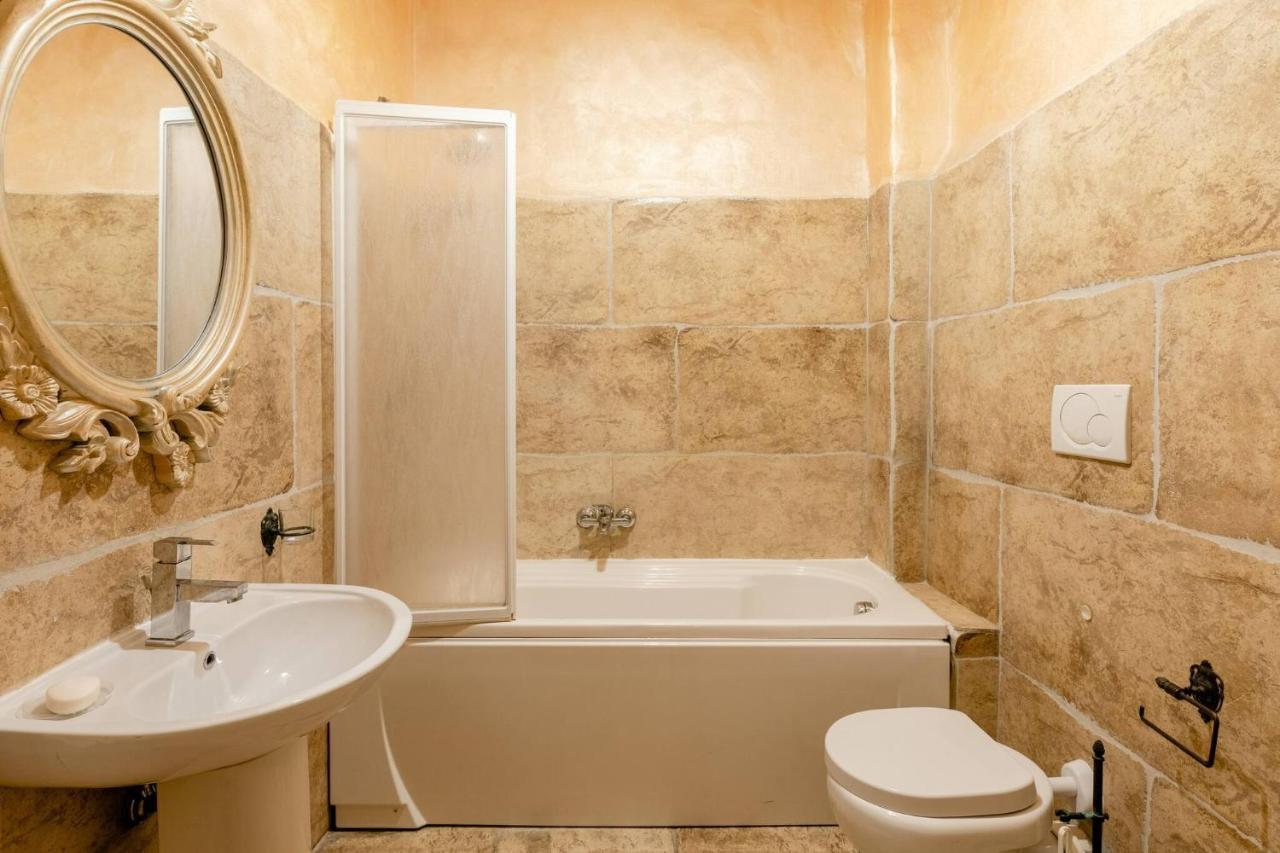 Rome Right In The Ancient Historical Center Two Bedrooms Two Bath, Up To 6 Pax Zewnętrze zdjęcie
